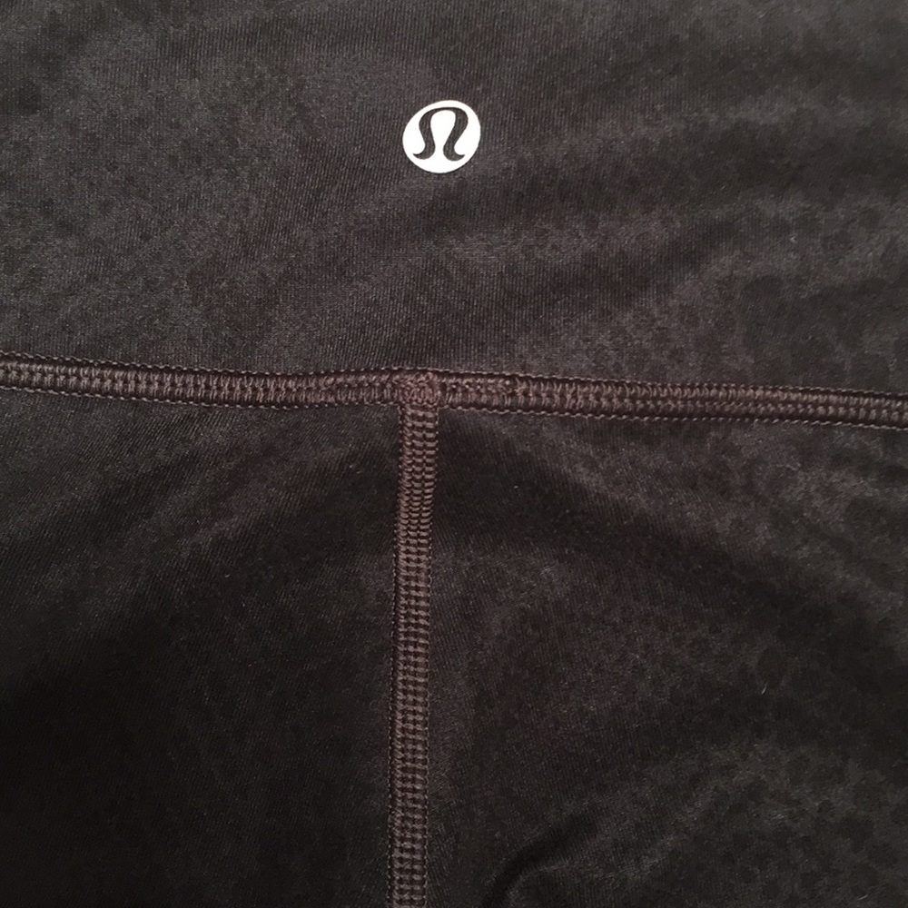 Lululemon snake print 4